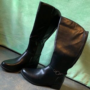 Size: 9M Black faux leather tall boots